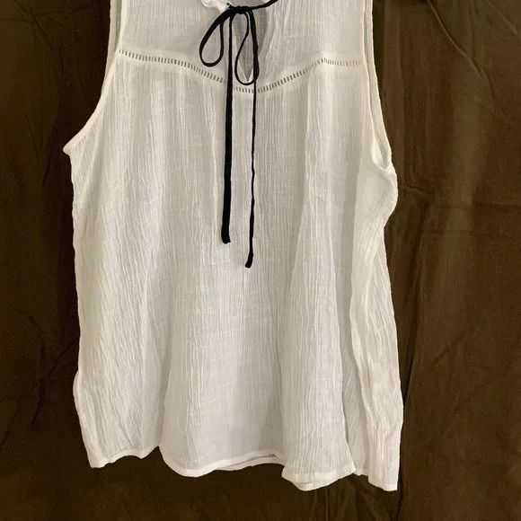 Flower & Feather Women´s White Top Blouse, Size XL - Picture 7 of 16